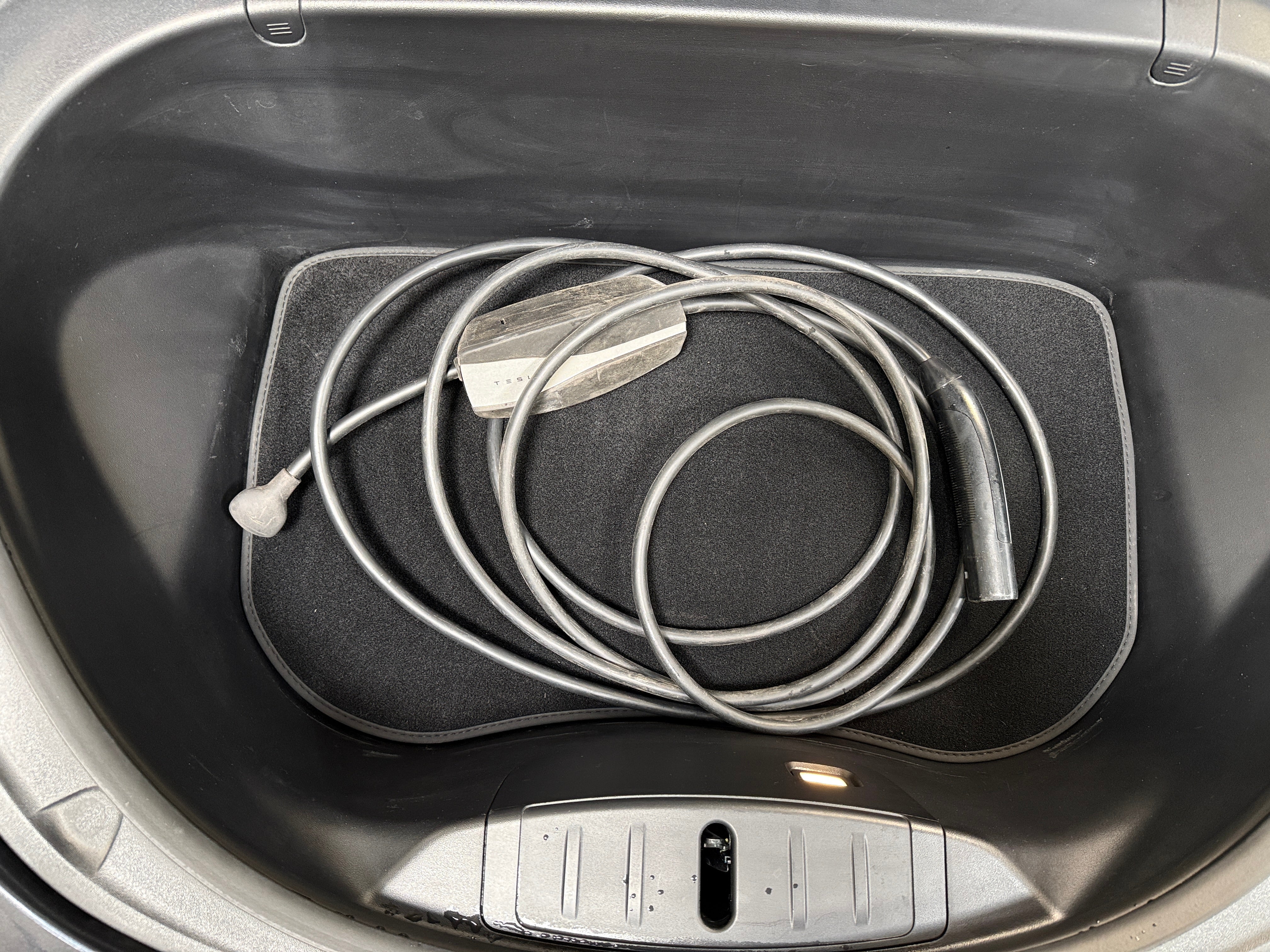 tesla model 3 2018 5YJ3E1EA3JF047242 image tesla model 3 2018 5YJ3E1EA3JF047242 image
